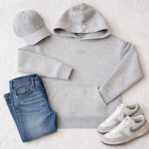 GAP Kids Light Gray Hoodie Pullover, Size M (8), Embroidered Logo, Cozy Fleece